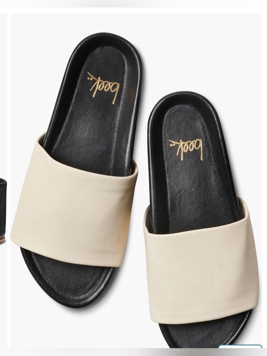 Peek Shoes - New , Peek Cream Wide-Band Slide Sandals with Black Footbed size 9